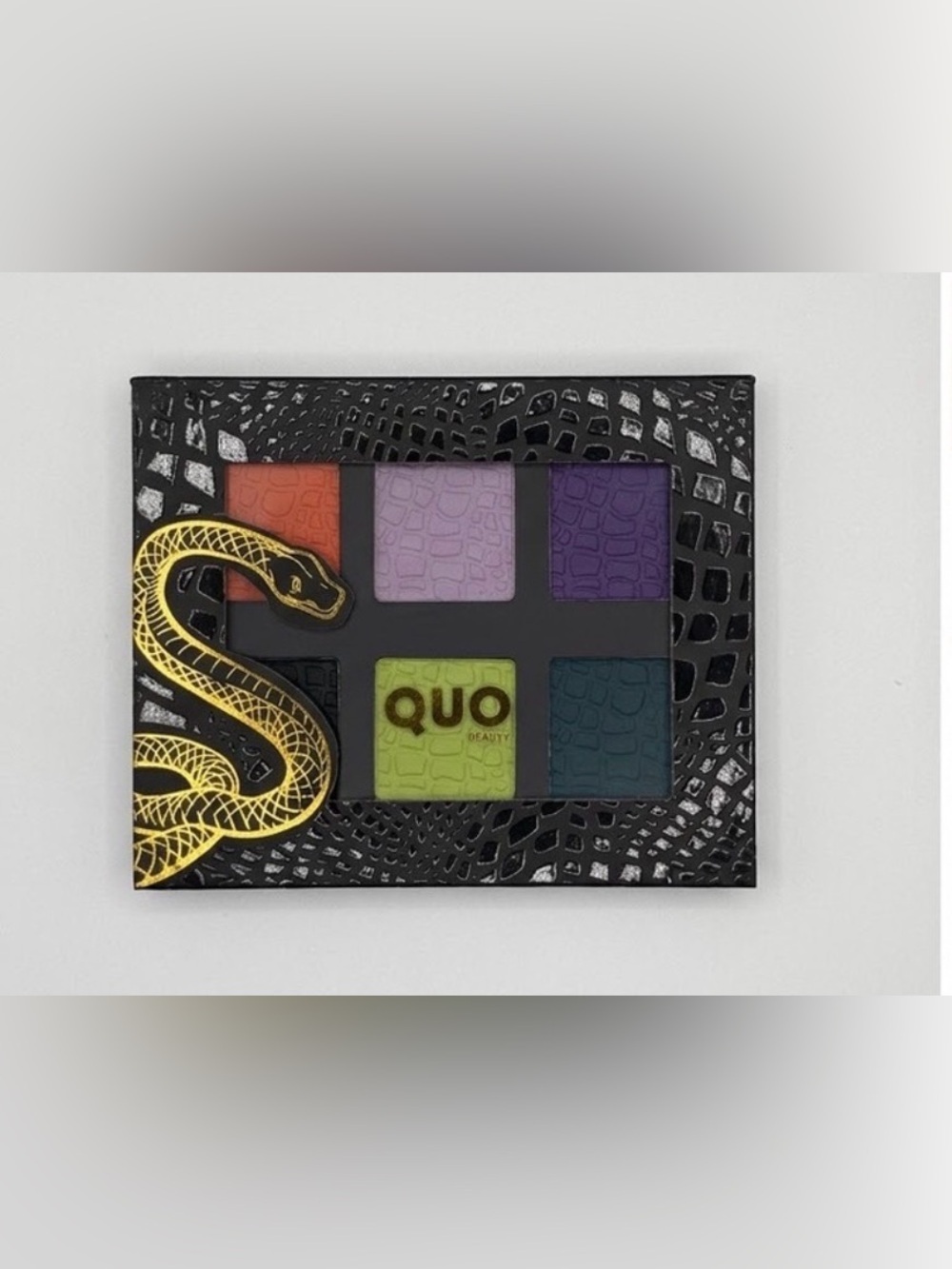NIB Quo Beauty Halloween Limited Edition Eye Shadow Palette Snake Embossed